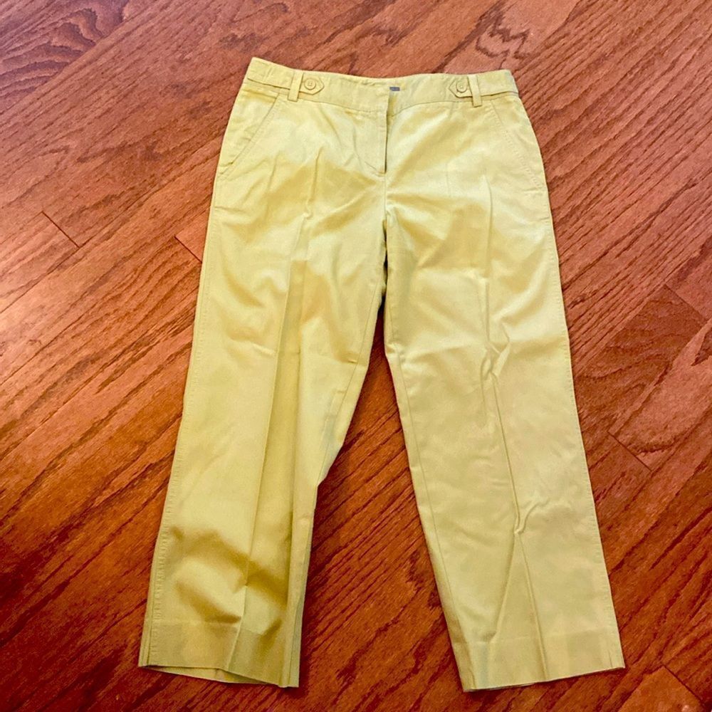 Ann Taylor size 6 pants green/yellow color, very cute, pockets in the front